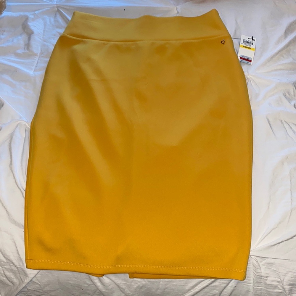 Mustard yellow pencil skirt